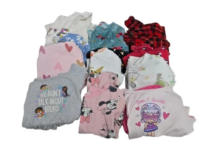 Lote de 13 artículos de ropa para niñas vestidos Disney Cat & Jack manga larga pijamas talla 4T  Foto 1 de 4