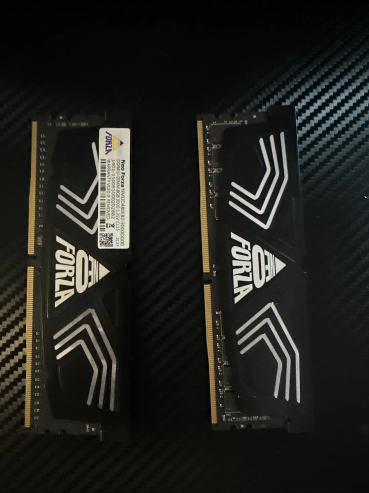 Neo Forza DDR4-3200 8 GB (4 GB x 2) NMUD440D82-3200DG20 RAM Foto 1 de 1
