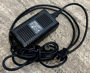 ITE PSU Model UP3043K-3 (PN: 10000895E), 5 Pin DIN, 5V 5A / 12V 1A, gebraucht - Bild 1 von 5
