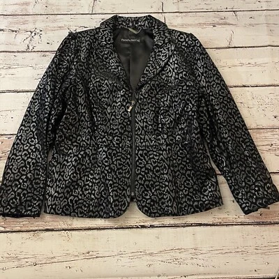 Chaqueta de cuero con cuello estampado de leopardo negra plateada grande para mujer Pamela McCoy Foto 1 de 4