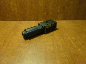 Parker PRDM2AA02SVG15 hydraulic valve - Picture 1 of 4