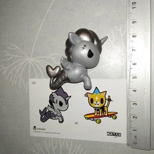 ART TOY figurine premium TOKIDOKI - SHARKy + stickers - Imagen 1 de 2