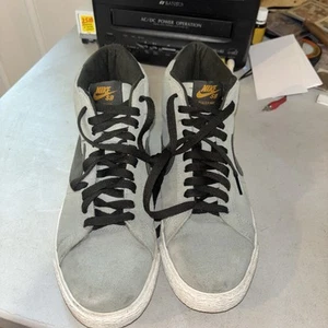 Nike Blazer SB Mid Gray/Black Suede Sneakers Shoes Size 8 US 864349-301 - Picture 1 of 5