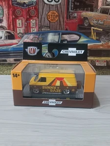 M2 MACHINES Sunny Daze 1971 Chevrolet Van G10 R78 24-33 - Picture 1 of 4