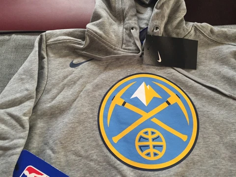 WOMENS NIKE DENVER NUGGETS HOODIE SWEATSHIRT MEDIUM M  GRAY 2023 NBA CHAMPS NWT Cover
