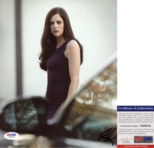 Jessica De Gouw Signed 8x10 Arrow Helena The Huntress PSA/DNA