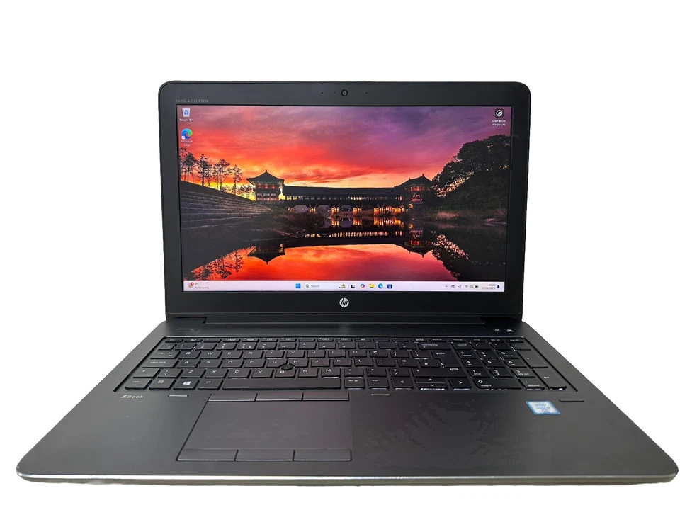 HP Laptop Windows 11 ZBOOK 15 G3 i7 6820HQ 2.7GH 8 GB 256GB NVIDIA Quadro M2000M - Image 1 of 4