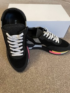 designer trainers size 4
