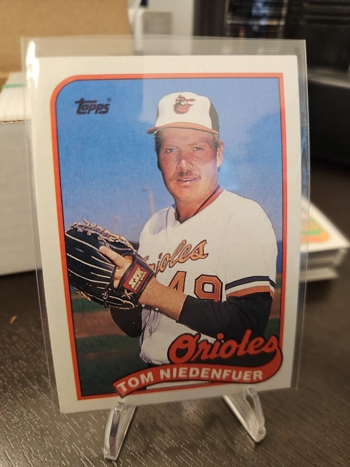 1989 Topps - #651 Tom Niedenfuer - Image 1 of 1