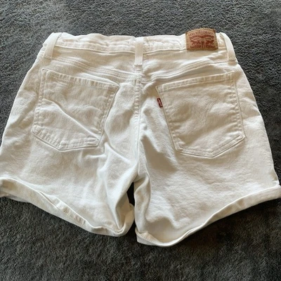 Levi’s Women’s Shorts Sz 29 Stretch White Mid Rise W/4” Inseam Classic ! - Image 1 of 4