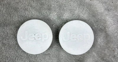 Tapa central de rueda blanca Jeep Wrangler Grand Cherokee Compass Commander 52090402AA Foto 1 de 4