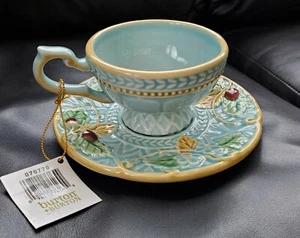 Tazza da tè e piattino in ceramica con bacche di maiolica Burton+Burton - Foto 1 di 6