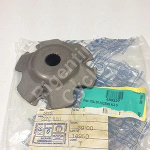 NEW NOS PIAGGIO VESPA 480227 ROLLER HOUSING - Foto 1 di 1