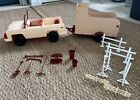 CAMION BARBIE MATTEL VINTAGE 1973 AVEC REMORQUAGE DERRIÈRE CHEVAL REMORQUE ET OUTILS