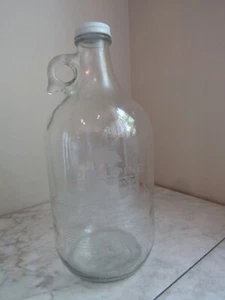 Porcupine Pub & Grill  1/2 Gallon Clear Glass Growler Finger Jug With Lid - Picture 1 of 8