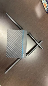 AC1300 Dual-Band Gigabit Wi-Fi Router - Picture 1 of 2