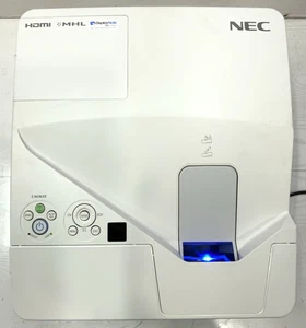 NEC WUXGA Proiettore LCD Ultra Corto HDMI VGA | NP-UM361X - Foto 1 di 11
