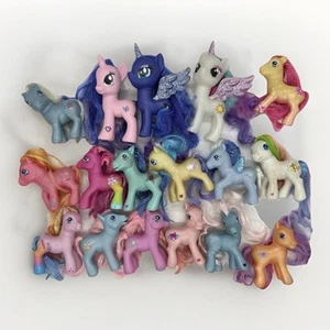 My Little Pony Lot Of 17 Ponies Hasbro Toys Pegasus Brushable 2002/5/7/10/16 - Picture 1 of 15