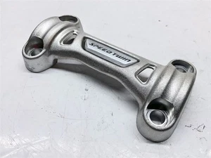 2022 Triumph Speed Twin 1200 Upper Handlebar Clamp - T2043408 - Picture 1 of 6