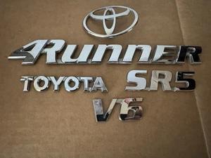 Envío GRATIS OEM 96-02 1996-2002 Toyota 4Runner SR5 V6 Juego de emblemas traseros - Imagen 1 de 6