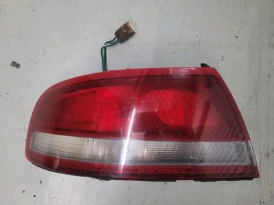 Conjunto de luz trasera izquierda del lado del conductor 92-95 Mazda 929 8BHC51160A Foto 1 de 3