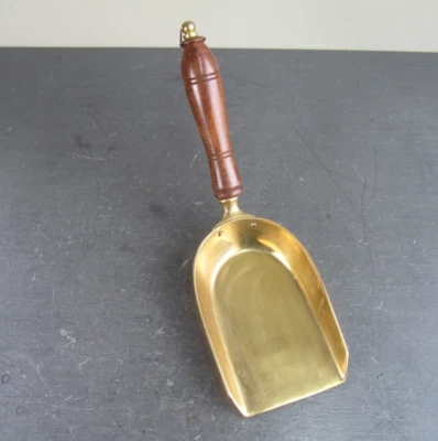 Vintage Large Brass & Wood Handle Scoop Shovel - Grain, Coal, Food - Image 1 of 4