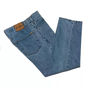 Levi's Signature, Medium Wash Relaxed Fit 5 Pocket Jeans, size 38 x 30 - Picture 1 of 6