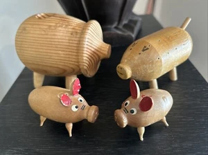 Lot of 4 Vintage Wood Pigs Candle Holder Salt Pepper Shakers Toothpick Holder - Bild 1 von 12