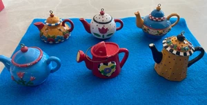 6 Stück Maria Engelbreit Ornamente Teekannen Wasserkocher - Bild 1 von 7