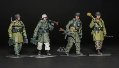 PreSale 1:35 ProPainted Panzergrenadiers Wiking Division, Hungary 1945 - Image 1 of 4