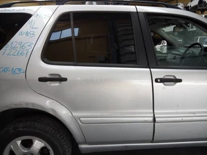 PORTE ARRIERE DROITE / 2435341 POUR MERCEDES-BENZ CLASE M W163 270 CDI 163.11 - Picture 1 of 10