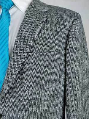 Banana Republic Mens 44R Thick & Soft Tweed Herringbone Gray Jacket Sport Coat - Image 1 of 4