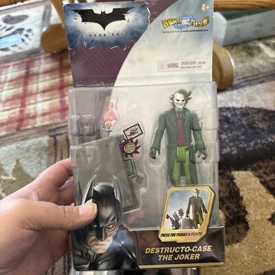 NUEVA FIGURA DE BATMAN EL CABALLERO OSCURO JOKER CON ESTUCHE DESTRUCTO DC HEATH LEDGER 2007 Foto 1 de 4