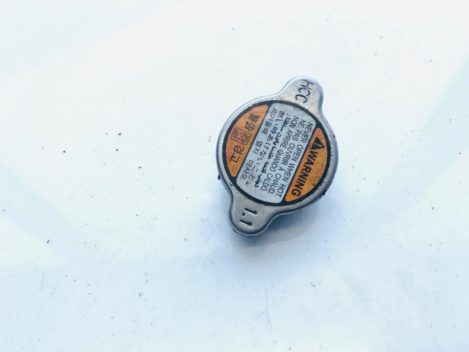 Vauxhall Omega 2002 Engine Coolant Expansion Tank Cap, Radiator Cap, R #1295269-26 - Image 1 of 4