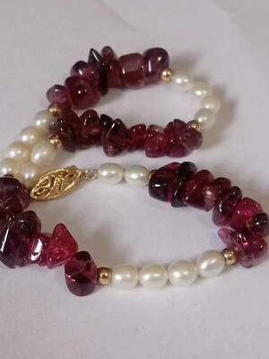 Vintage 14k Yellow Gold fresh water pearl natural ruby gemstone Bracelet 9" - Image 1 of 4