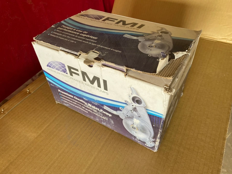 Una nueva bomba de agua con juntas Bortek 20294 Foto 1 de 4