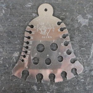 Medidor de aguja de tejer vintage de H Walker London Bell The Archer - Imagen 1 de 6