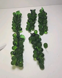 5 Clusters of Mid Century Vintage Handblown Green Glass Grapes & leaves - Afbeelding 1 van 21