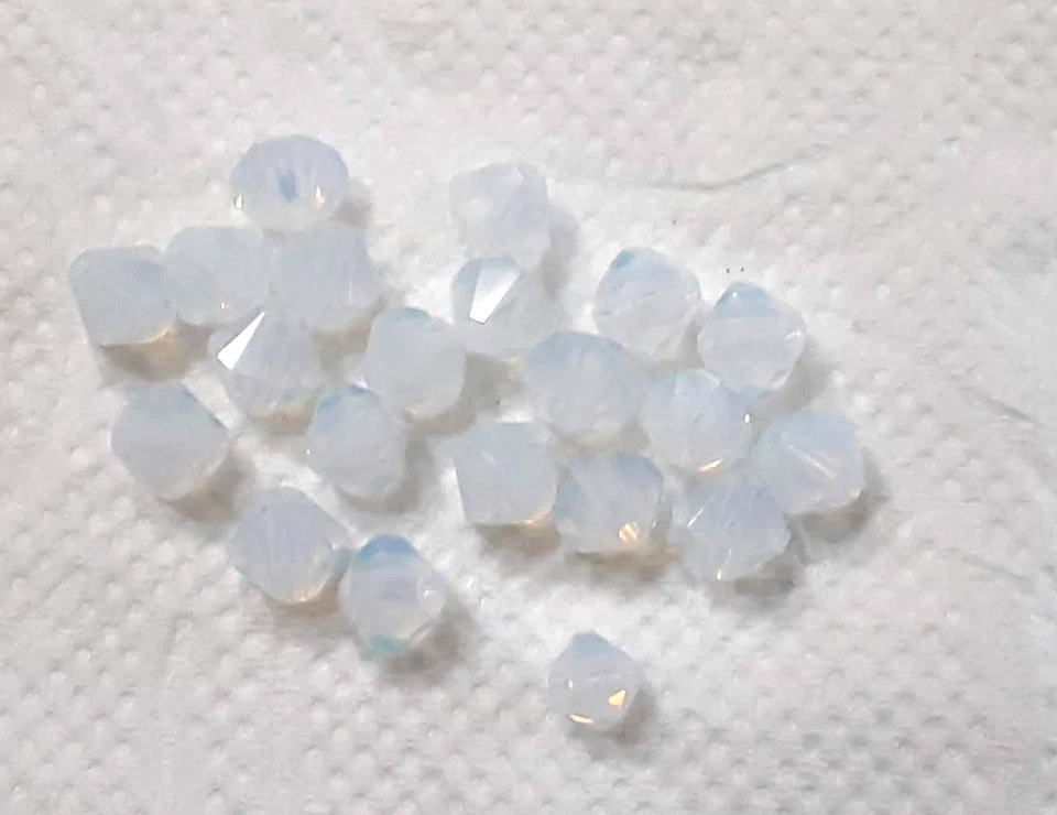 21 cuentas bicónicas de cristal de Swarovski genuinas, #5328, ópalo blanco de 5 mm Foto 1 de 1