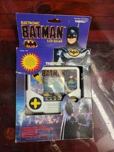Rare! Tiger Electronics Batman LCD Video Game In Display Box !  Grail Version - Picture 1 of 7