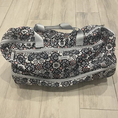 Equipaje de mano con ruedas Vera Bradley Lighten Up Lisboa Medallion #15842-V76 Foto 1 de 4