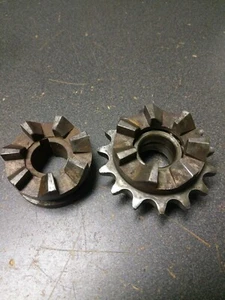 Carrete cortacésped John Deere 22R piñón de 15 t mandíbula embrague cuello de cambio - Imagen 1 de 4