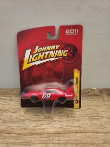 2011 EDITON JOHNNY LIGHTNING #69 1970 PLYMOUTH SUPERBIRD DIRT MODIFIED CAR NEW - Picture 1 of 1