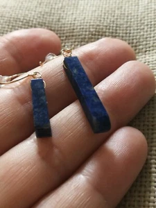 10cts Natural asymmetrical lapis lazuli drop dangle solid 9ct gold earrings - Picture 1 of 9