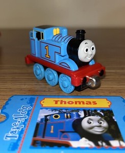 THOMAS ! THOMAS FRIENDS TRAIN TAKE ALONG N Play 2002 COLLECTOR CARD