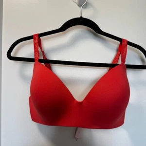 Victorias Secret T-Shirt Lightly Lined Wireless Bra Cherry Red Smooth 36D - Picture 1 of 5