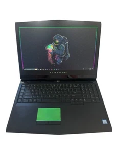 Alienware 17 R4 17.3" i7 16GB RAM 500GB SSD, GTX 1060 Gaming Laptop - Picture 1 of 9