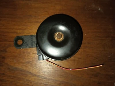 Cuerno Subaru Legacy Outback 2002-2004 86012ae010 OEM tono alto Foto 1 de 4