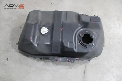 Mitsubishi Outlander Sport 2018-2024 depósito de combustible OEM Foto 1 de 4