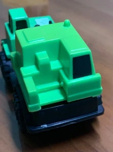 1994 Tonka Green Crane Construction Vehicle - Picture 1 of 7